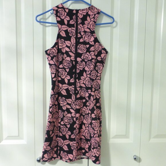 H&M Divided Pink and black rose print sleeveless form fitting dress - Picture 2 of 7